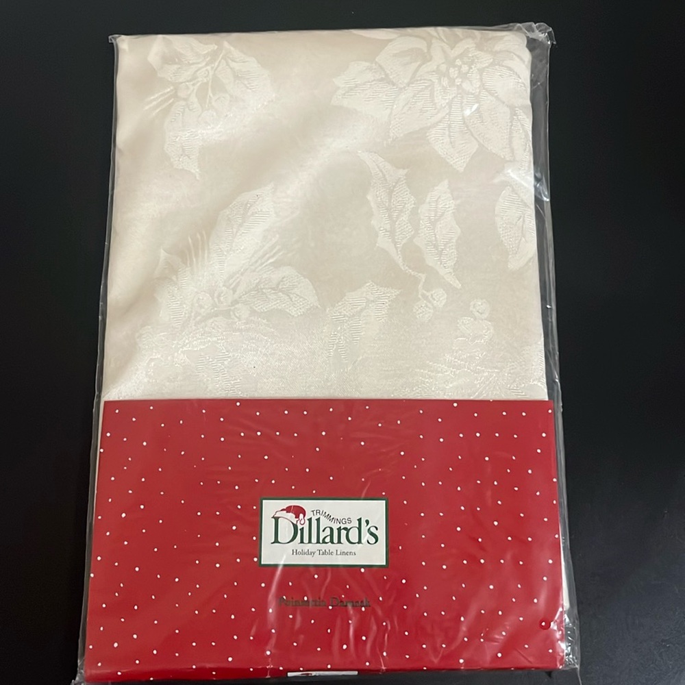 NWT Dillards Ivory Poinsetta Damask tablecloth